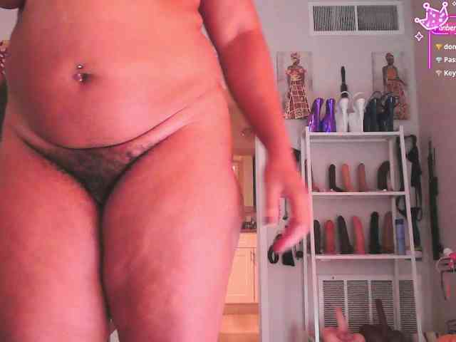 QueenAnitaDix webcam
