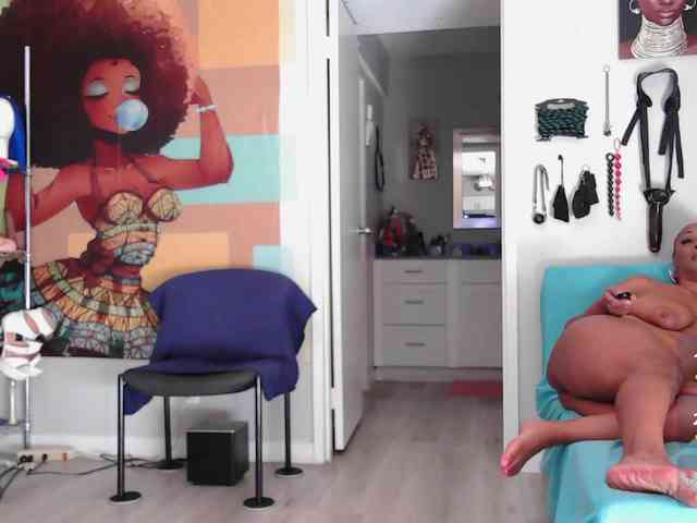 QueenAnitaDix webcam