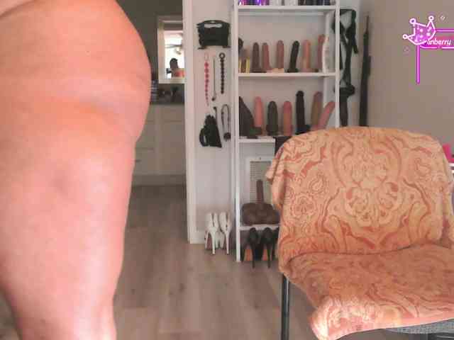 QueenAnitaDix webcam