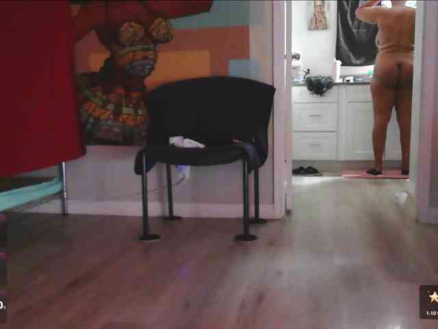 QueenAnitaDix webcam