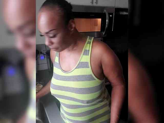 QueenAnitaDix webcam