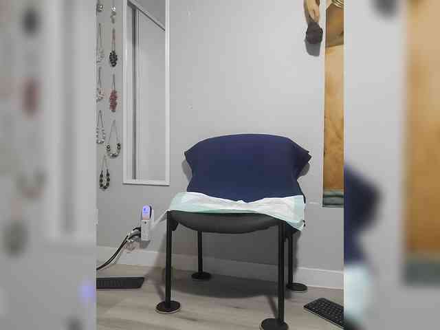 QueenAnitaDix webcam