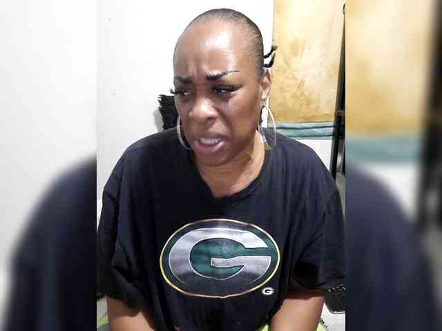 QueenAnitaDix webcam