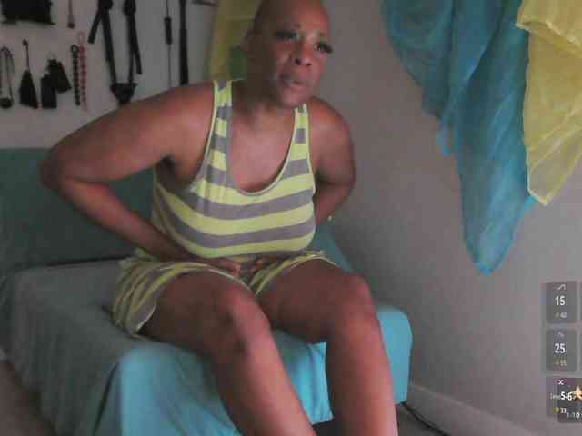 QueenAnitaDix webcam