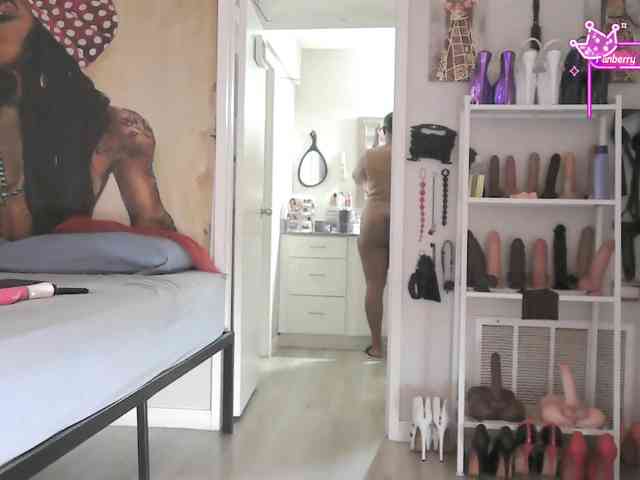 QueenAnitaDix Live Webcam on BongaCams