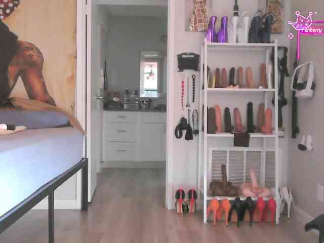 QueenAnitaDix webcam