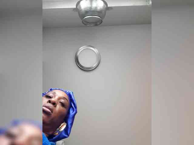 QueenAnitaDix webcam