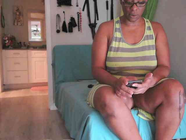 QueenAnitaDix webcam