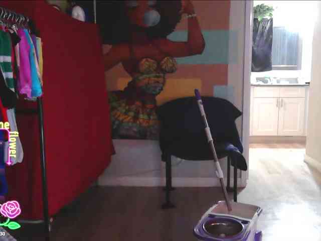 QueenAnitaDix webcam