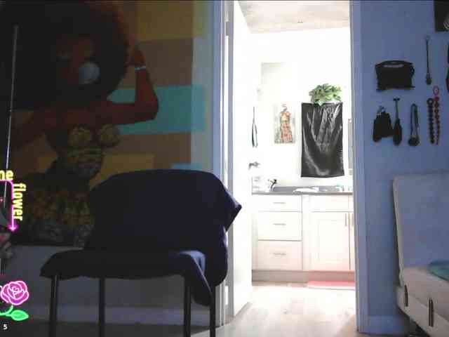 QueenAnitaDix webcam