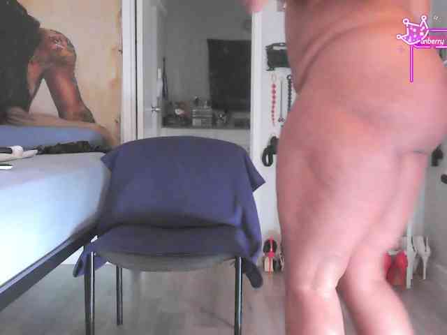 QueenAnitaDix webcam