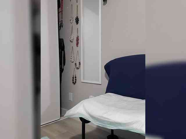 QueenAnitaDix webcam