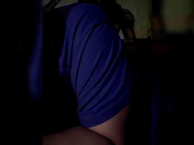 QueenAnitaDix webcam