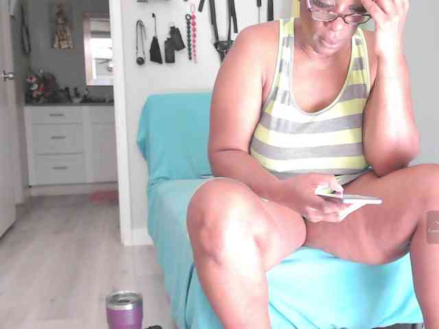 QueenAnitaDix webcam