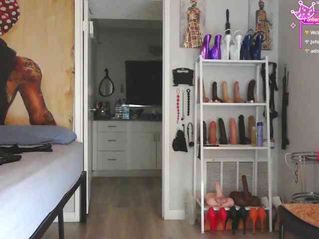QueenAnitaDix webcam