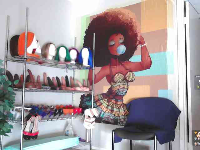 QueenAnitaDix webcam