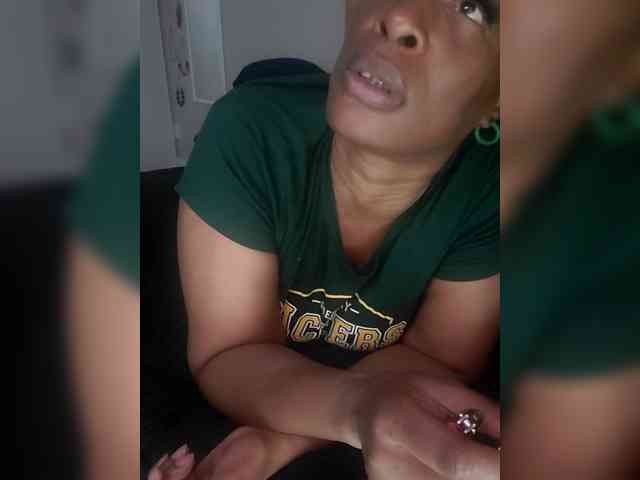 QueenAnitaDix webcam