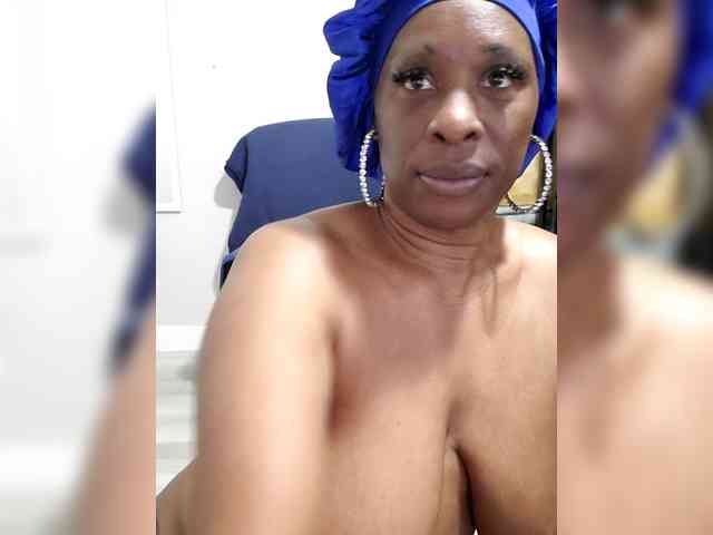 QueenAnitaDix webcam