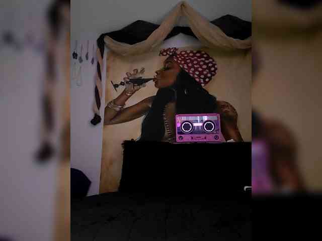 QueenAnitaDix webcam