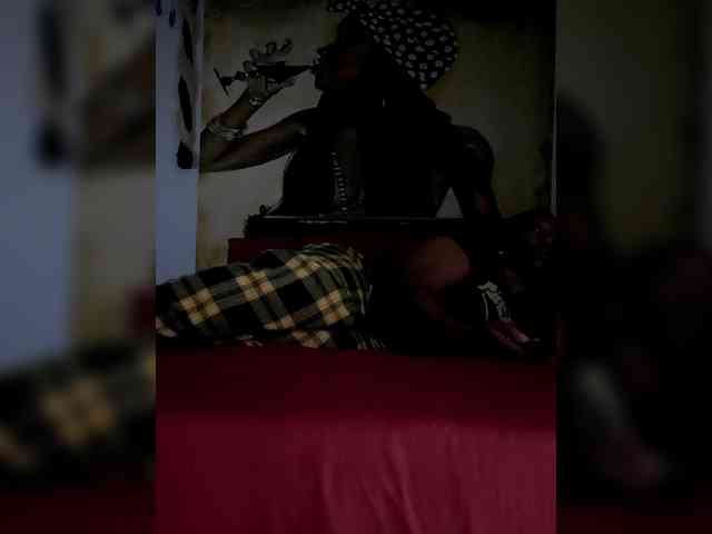 QueenAnitaDix webcam