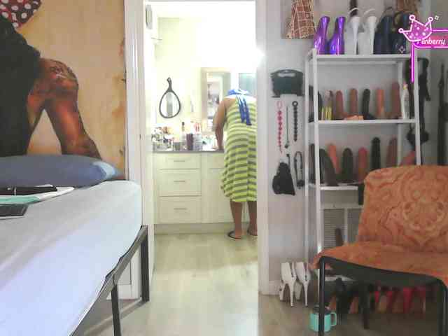 QueenAnitaDix webcam