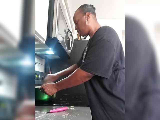 QueenAnitaDix webcam