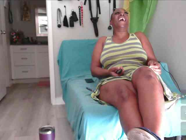QueenAnitaDix webcam