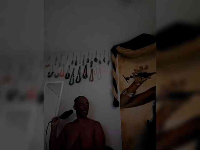 QueenAnitaDix webcam