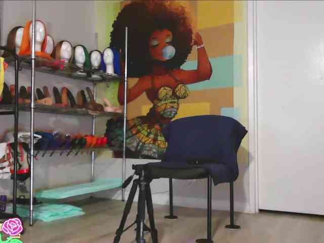 QueenAnitaDix webcam