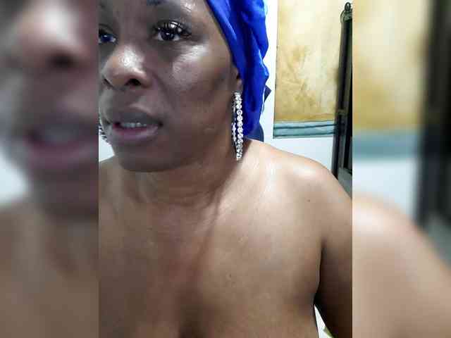 QueenAnitaDix webcam