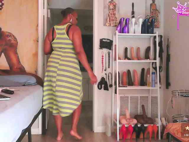 QueenAnitaDix webcam