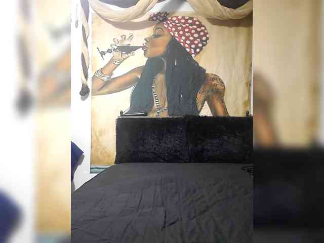 QueenAnitaDix webcam