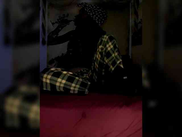 QueenAnitaDix webcam