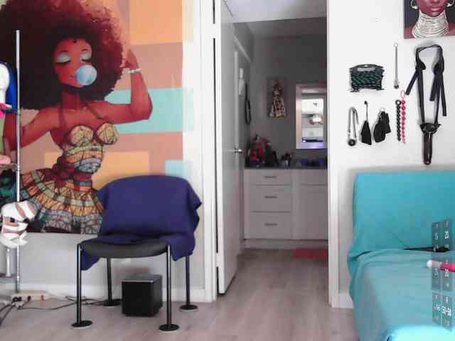 QueenAnitaDix webcam