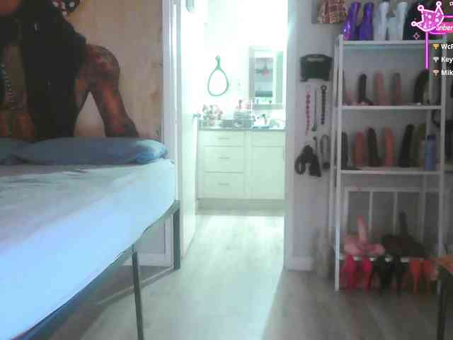 QueenAnitaDix webcam