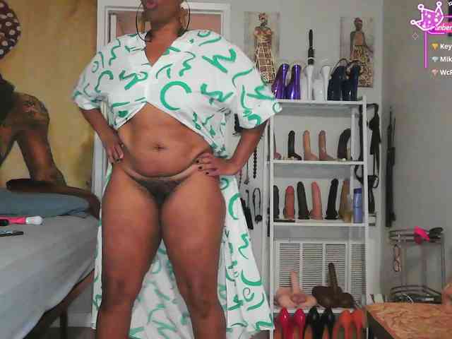 QueenAnitaDix webcam