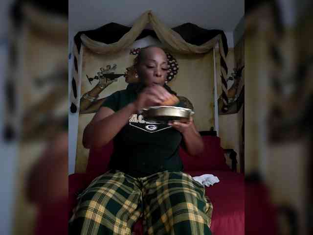 QueenAnitaDix webcam