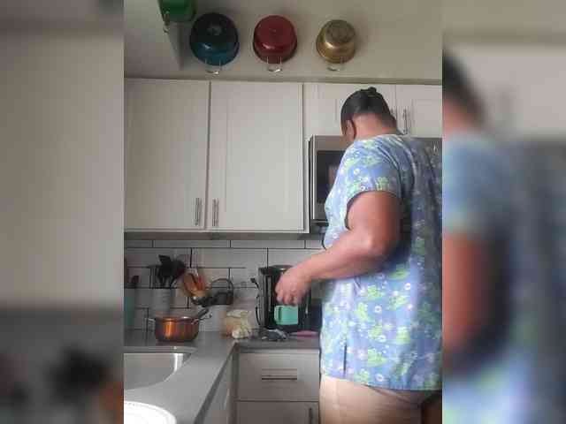 QueenAnitaDix webcam