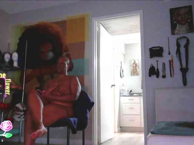 QueenAnitaDix webcam