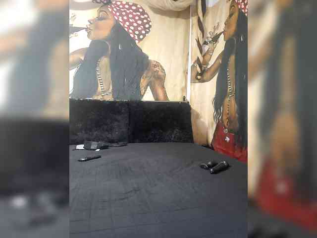 QueenAnitaDix webcam