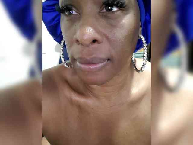 QueenAnitaDix webcam