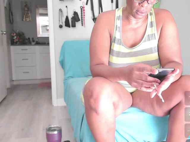 QueenAnitaDix webcam