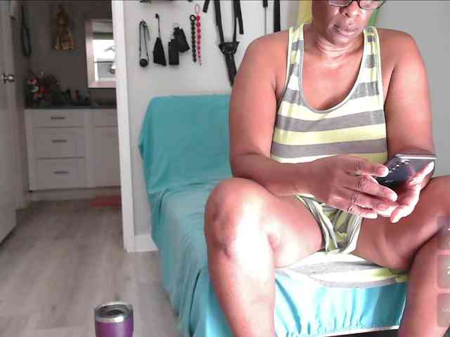 QueenAnitaDix webcam