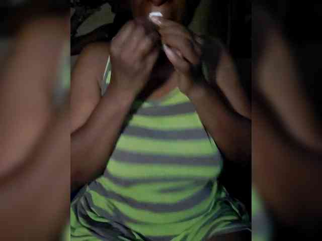 QueenAnitaDix webcam