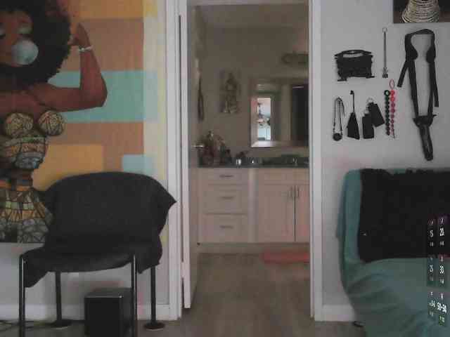 QueenAnitaDix webcam