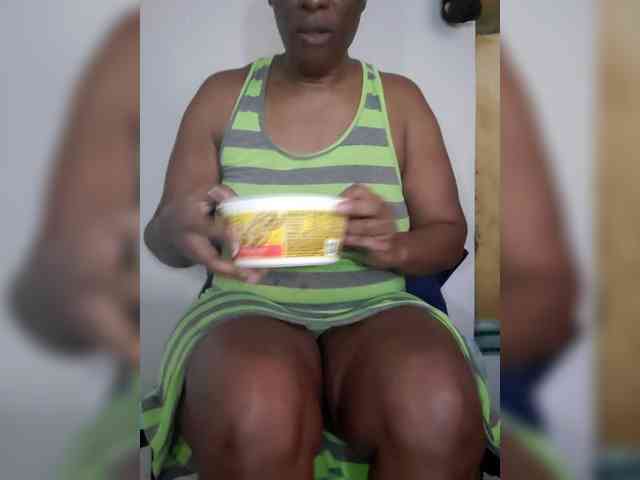 QueenAnitaDix webcam