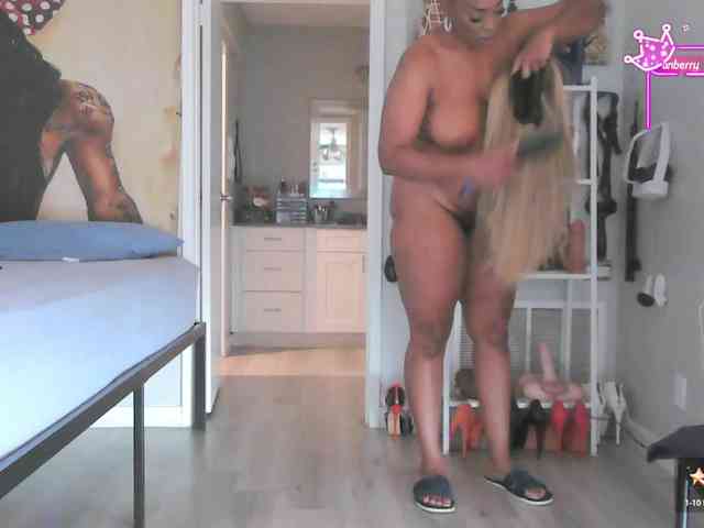 QueenAnitaDix webcam