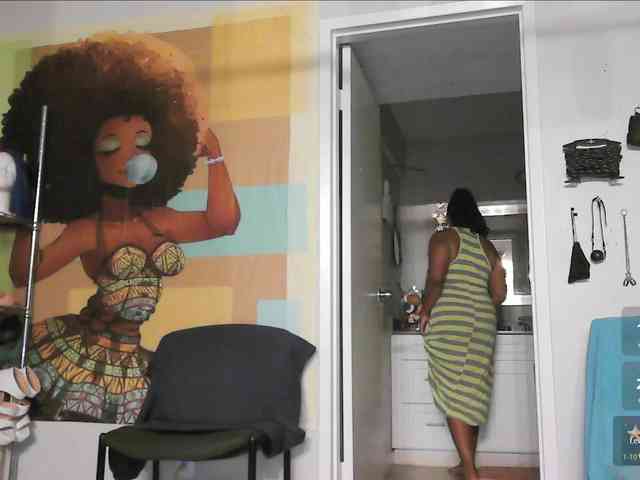 QueenAnitaDix webcam