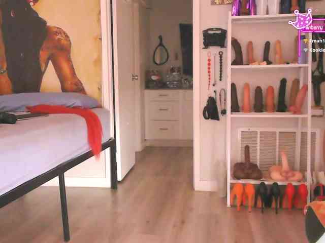 QueenAnitaDix webcam