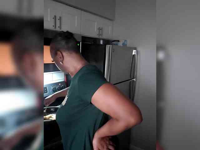 QueenAnitaDix webcam